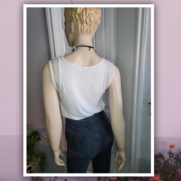 Old Navy women's white sleeveless tunic tank top pullover with mesh armh… - Picture 5 of 8
